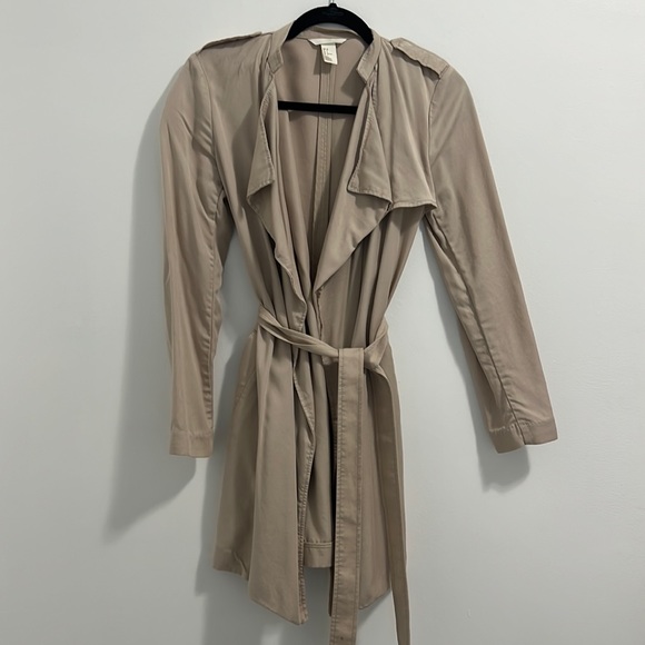 H&M Trenchcoat - Picture 1 of 3